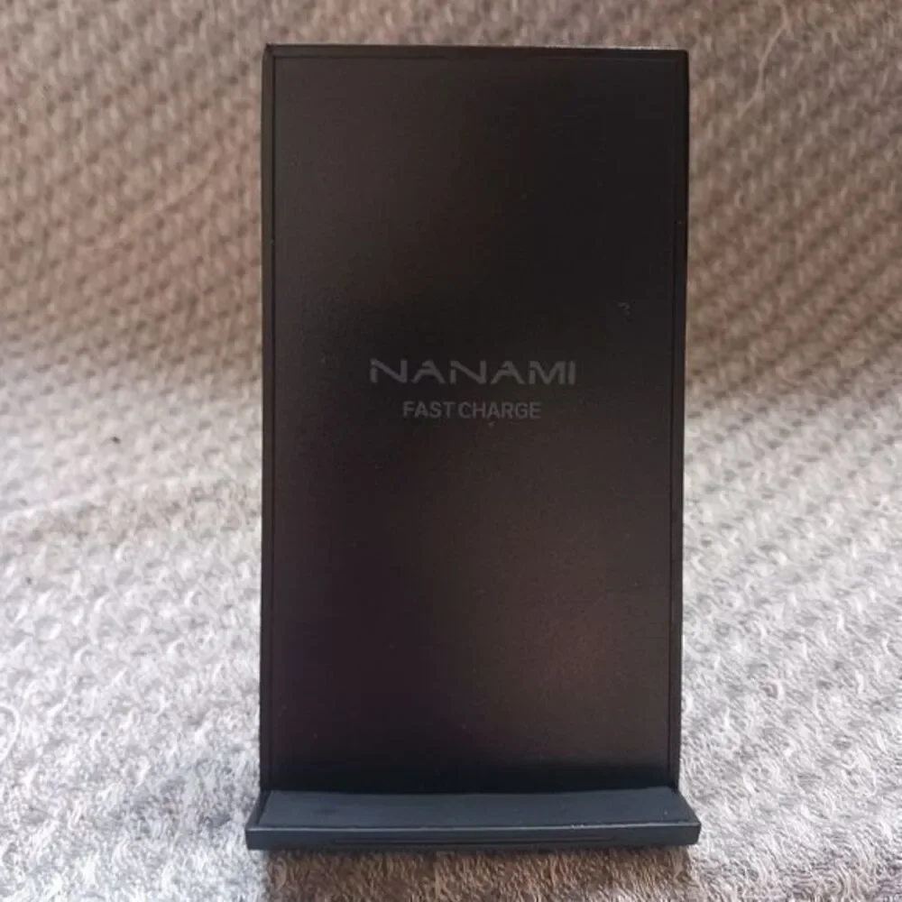 Nanami Qi Certified Wireless Charging Stand
